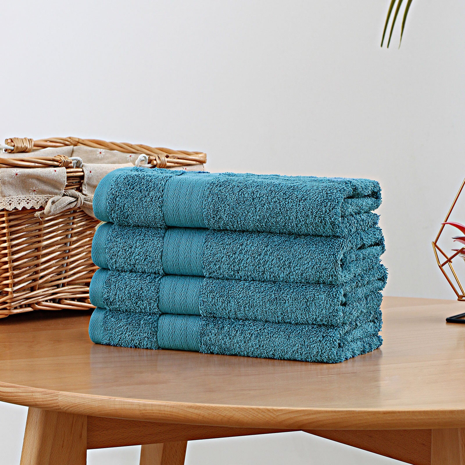 Blue cotton hand towel set, 4-piece, highly absorbent, fast drying, perfect for bathrooms, OEKOTEX certified, 550GSM.