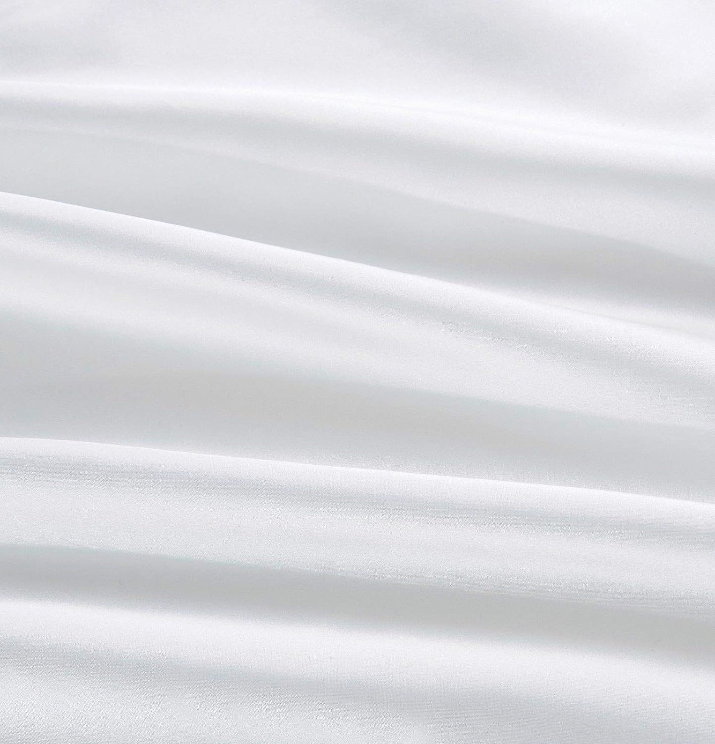 Luxurious white silk fabric showcasing the smooth texture of 100% pure Mulberry silk pillowcases.